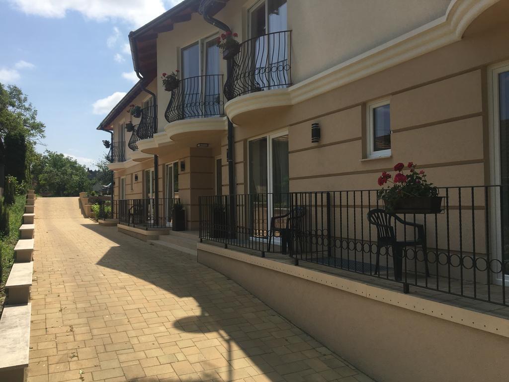 Villa Mona Lisa Heviz Exterior photo